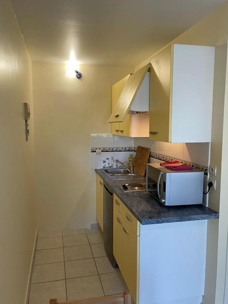 Appartement Ou Studio En Hyper Centre, Pour La Plage Et La Rue Pietonne Il Suffit De Traverser La Rue , Voir La Photo Principale Andernos-les-Bains Esterno foto